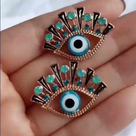 👇🏻$Reduced to lowest price. Vintage Evil eye stud earrings - Picture 2 of 4